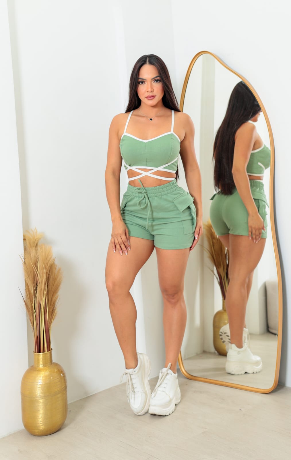 Conjunto Cropped Cruzado + Short Cargo Julia (Verde)